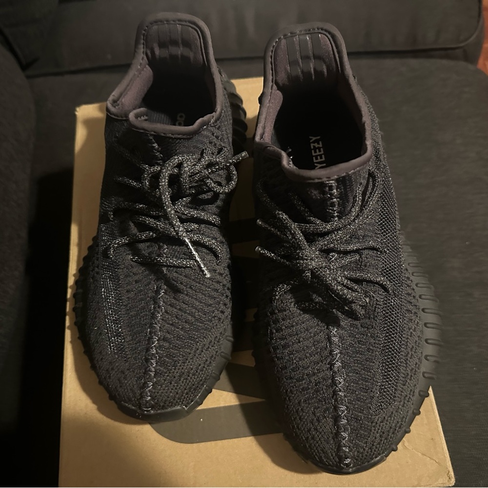 Adidas Yeezy Boost 350 Black Reflective size 6-used twice